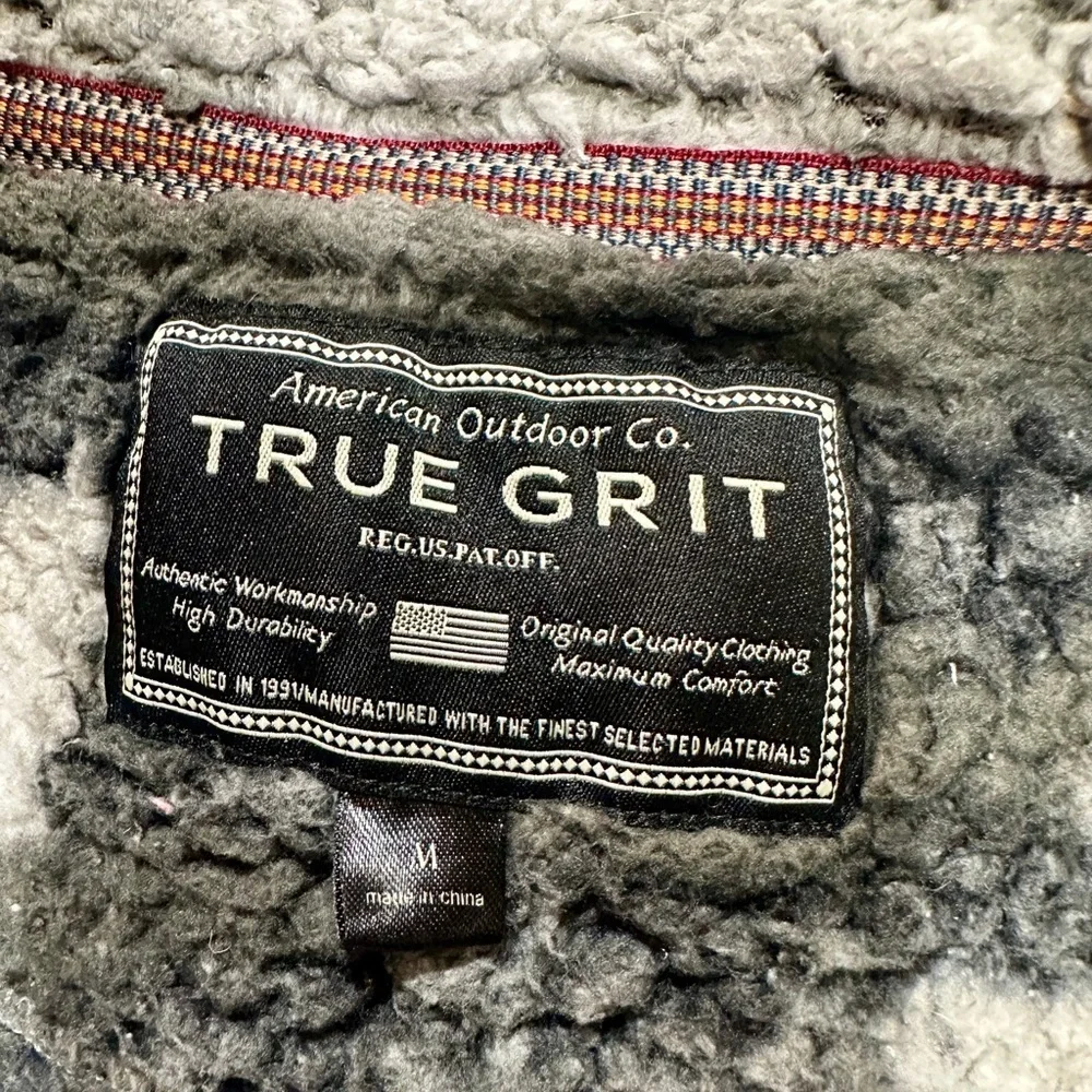 TRUE GRIT, GIRLS FROSTY TIPPED, SHERPA VEST IN CAMOUFLAGE PATTERN. SIZE M